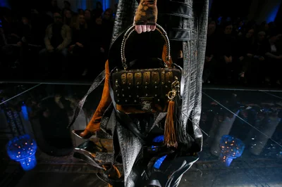 Look 24